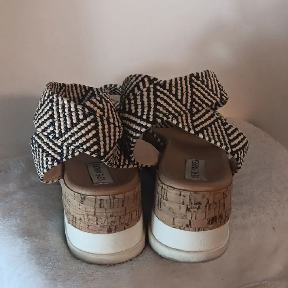 Steve Madden Black & Natural Woven Wedge Sandals - Picture 3 of 6